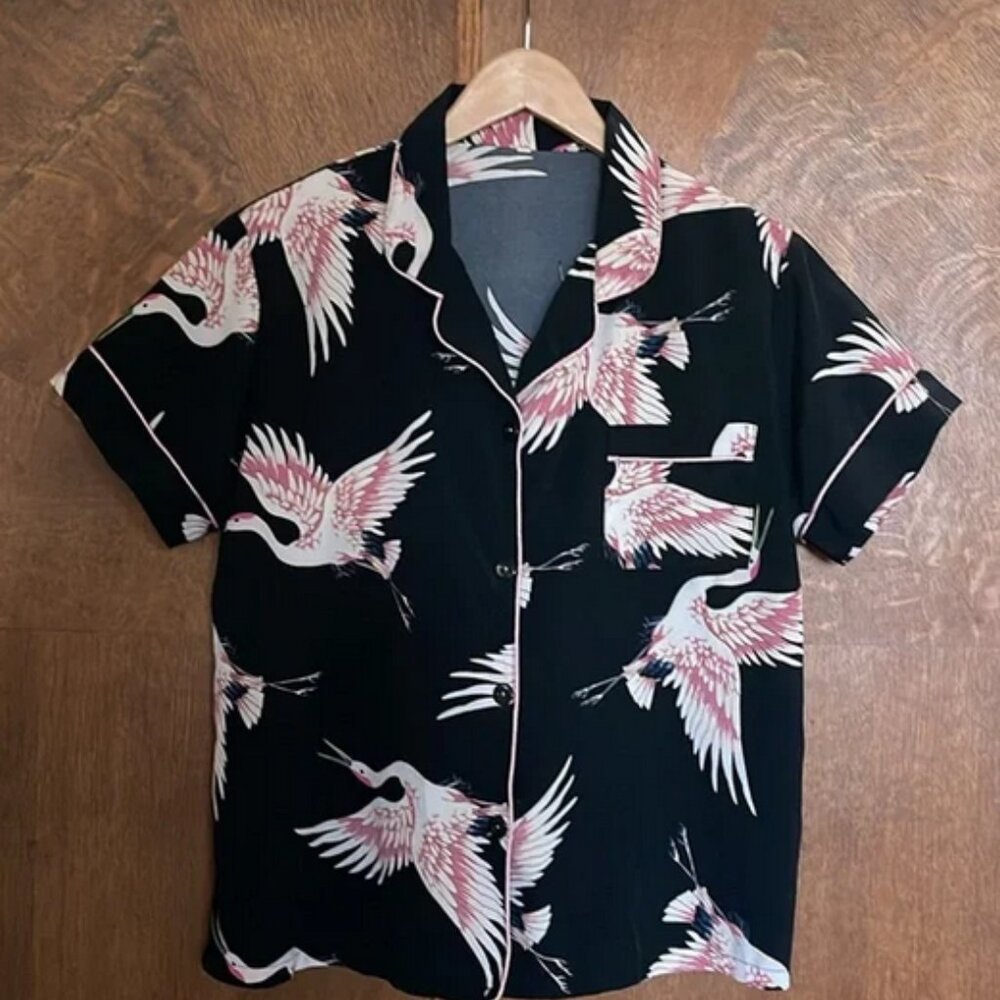 Crane print single pocket ss top pink satin piping